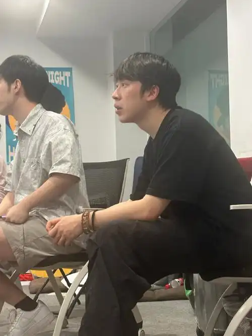 一张工作照(看看你们现在的状态嘞)#喜人奇妙夜#龚英杰超话