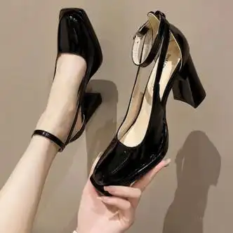 头高跟鞋女外穿工作鞋2023年春季新款一字扣带凉鞋粗跟时装单鞋黑色34