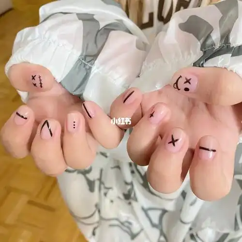 小伦敦涂鸦风手绘美甲