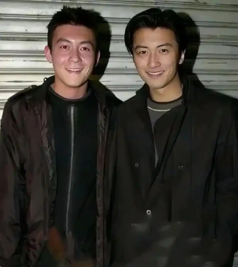 他们两个什么关系呢! 陈冠希和谢霆锋!