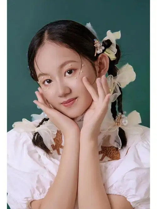 14岁的小姐姐生日快乐