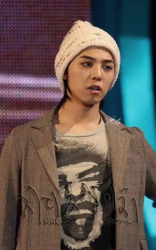 早期权志龙的活动照