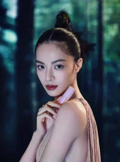 钟楚曦的风流事:男朋友没有裙子的保质期长|舒淇|李现|成龙|冯小刚