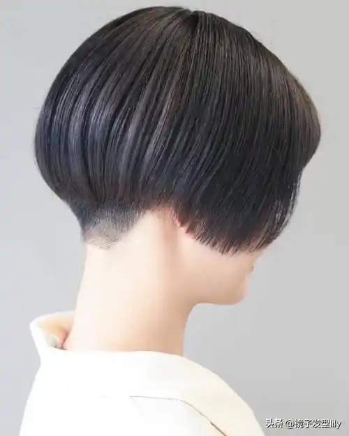 今日流行新风尚:后脖起发脚的女士短发_发型_女性_时尚
