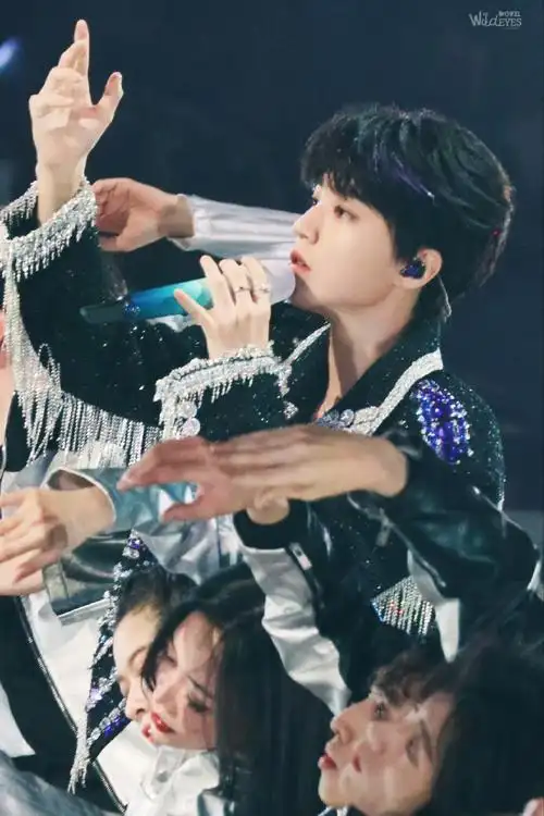 只为王俊凯#王俊凯超话231231 2024江苏卫视跨年演唱会 行程图包 高清