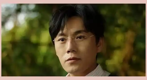 秦昊娶大十岁伊能静,人生轨迹偏离常规