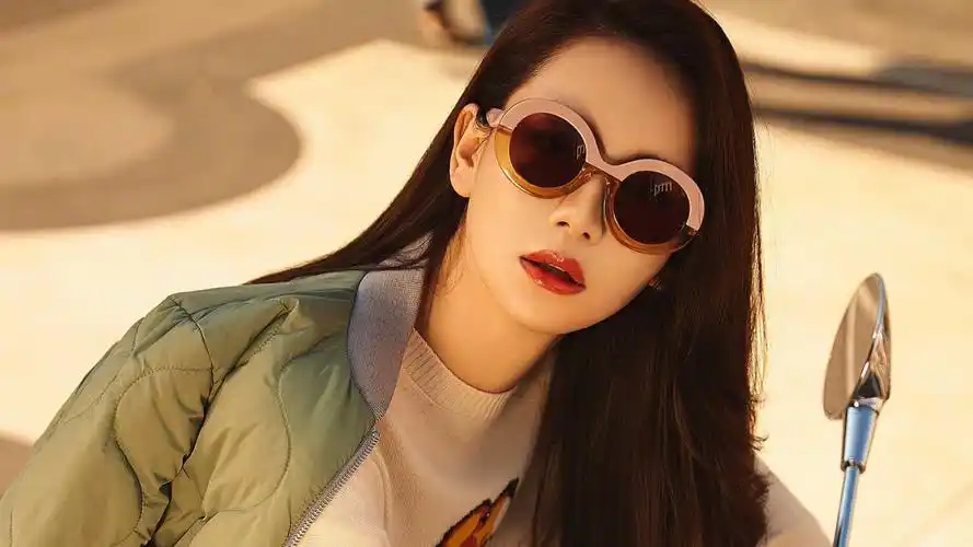 戚薇图片-美女壁纸-高清美女图片-第8图-娟娟壁纸