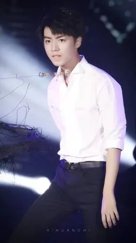 王俊凯腰出道吧!