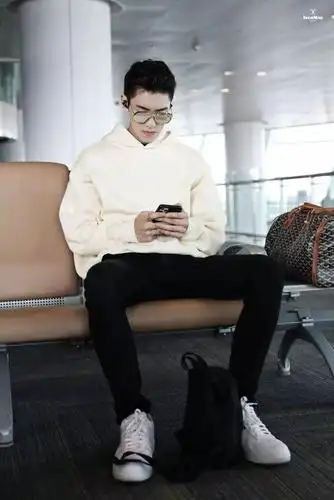 星时尚榜单 | 李现姚琛王子异 他们的高级脸跟"白色"更般配