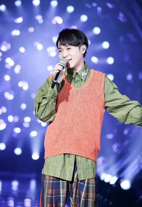 吴青峰歌手2019剧照图片