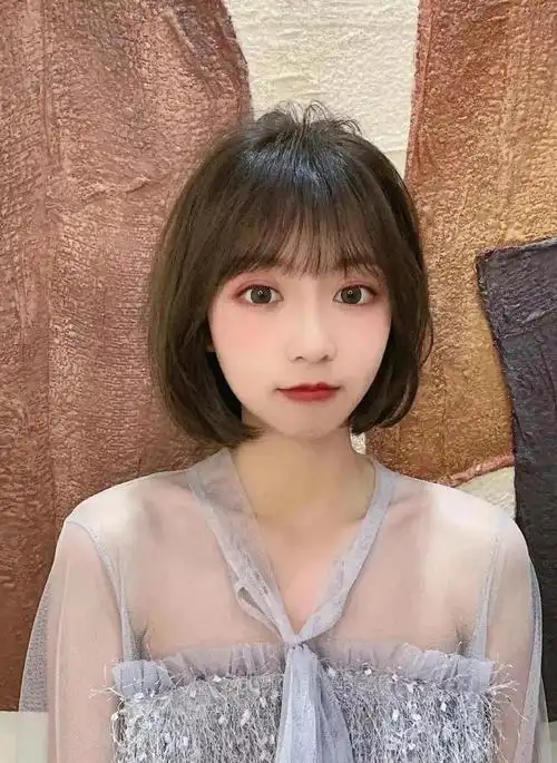 可爱女生短发发型图片(短发女孩子图鉴 又a又可爱)