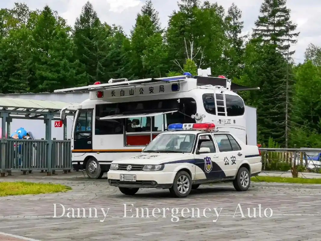 【长白山公安】警车拍摄合集.#长白山 #警车 #公安 #汽车 - 抖音