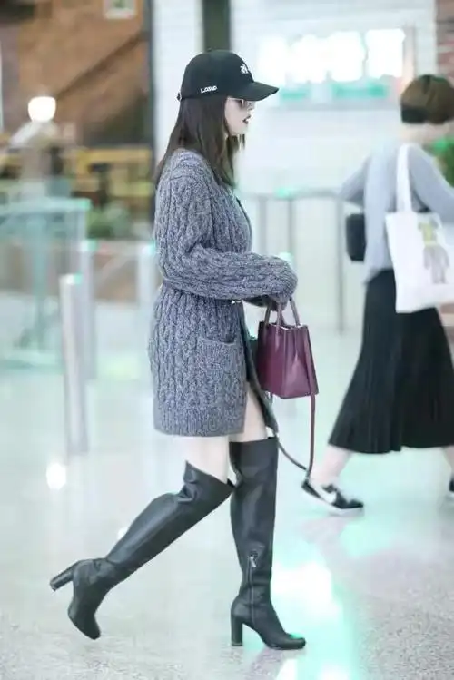 杨幂为美可真拼多冷的天都光腿穿长靴一般人真学不来