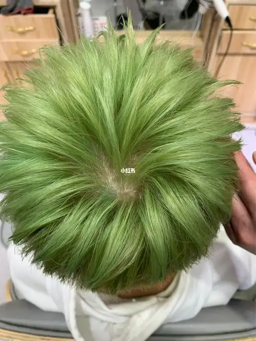 小草绿_发型_时尚_时尚_发型