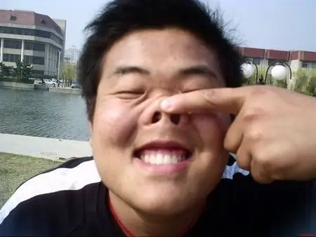 求一张丑男的照片,我要上传游戏真人秀的.越丑越好.