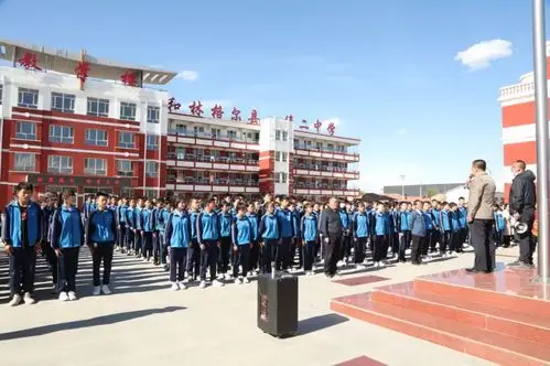 和林格尔县二中开展防震防恐防暴应急演练