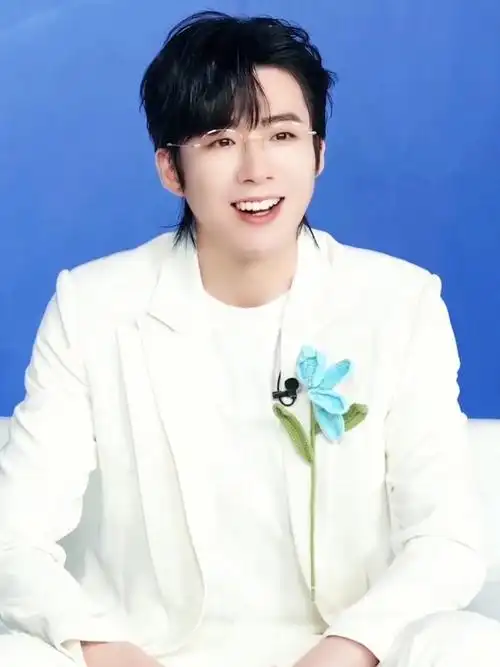 笑起来的老大好可爱呀~一起和老大牙齿变白呀07#摩登兄弟刘宇宁