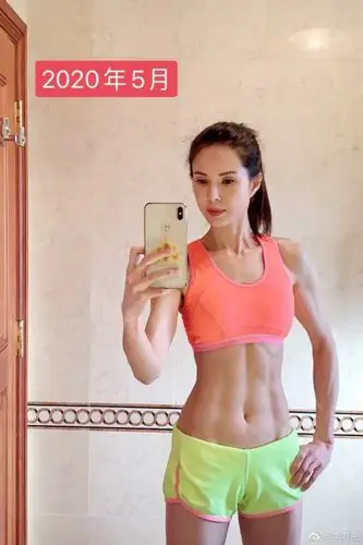 53岁焦恩俊近照曝光,男神形象幻灭,网友:太放纵?