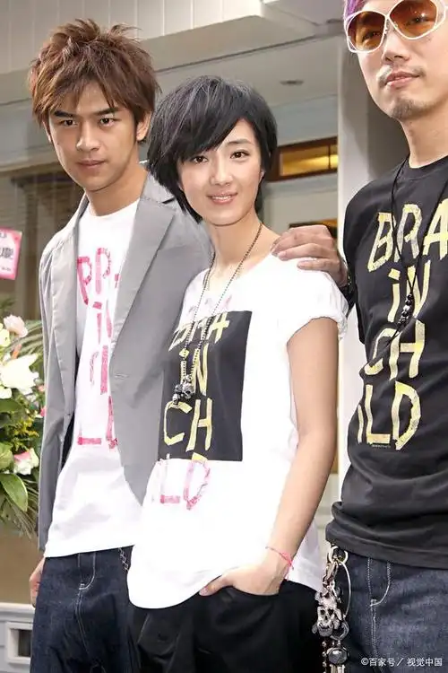 《蓝色大门》是一部由易智言执导,陈柏霖,桂纶镁,梁又琳,仇金龙等主演