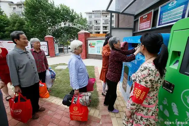 你知道吗?邻里互助不仅能帮助别人,还能提高你的幸福感!