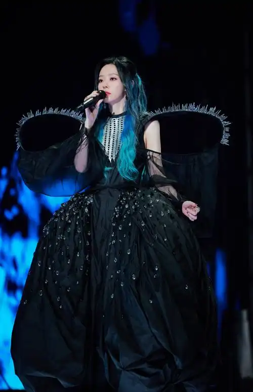 张靓颖广州演唱会##张靓颖光2023巡回演唱会