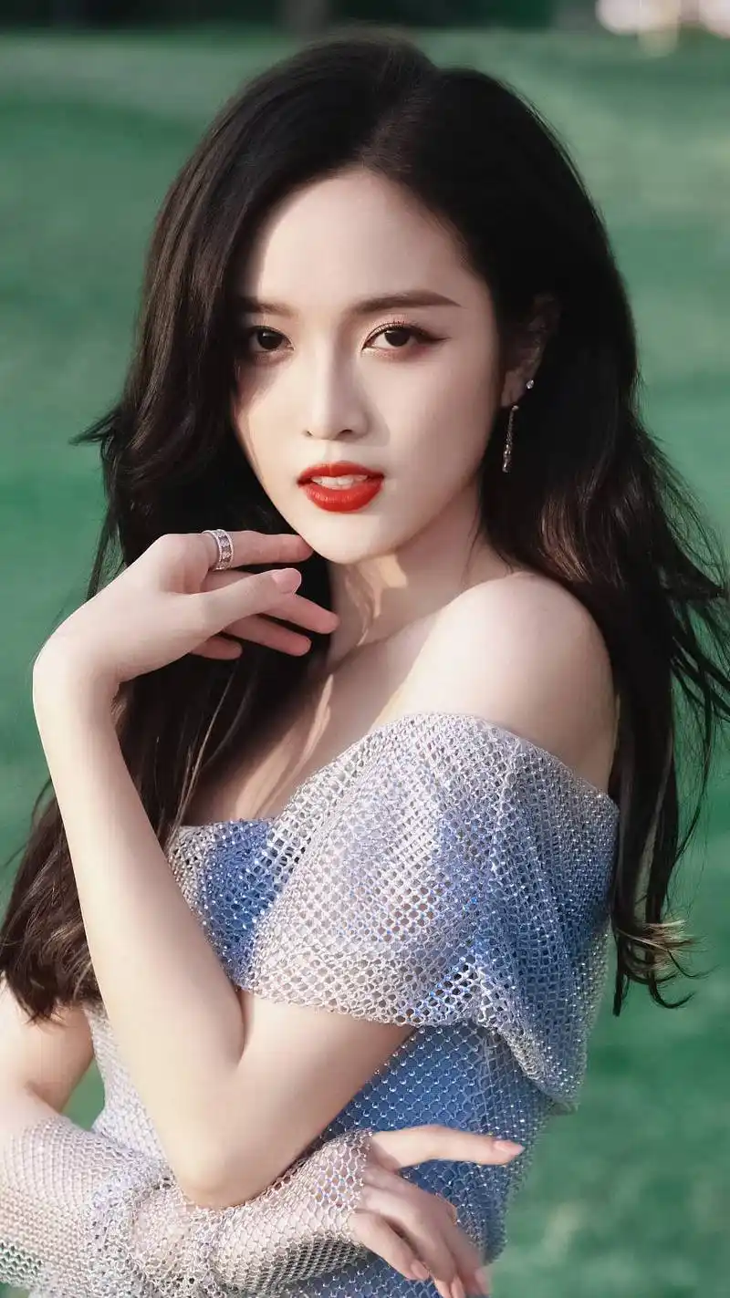 精美图集|吴宣仪,甜美可爱的女歌手