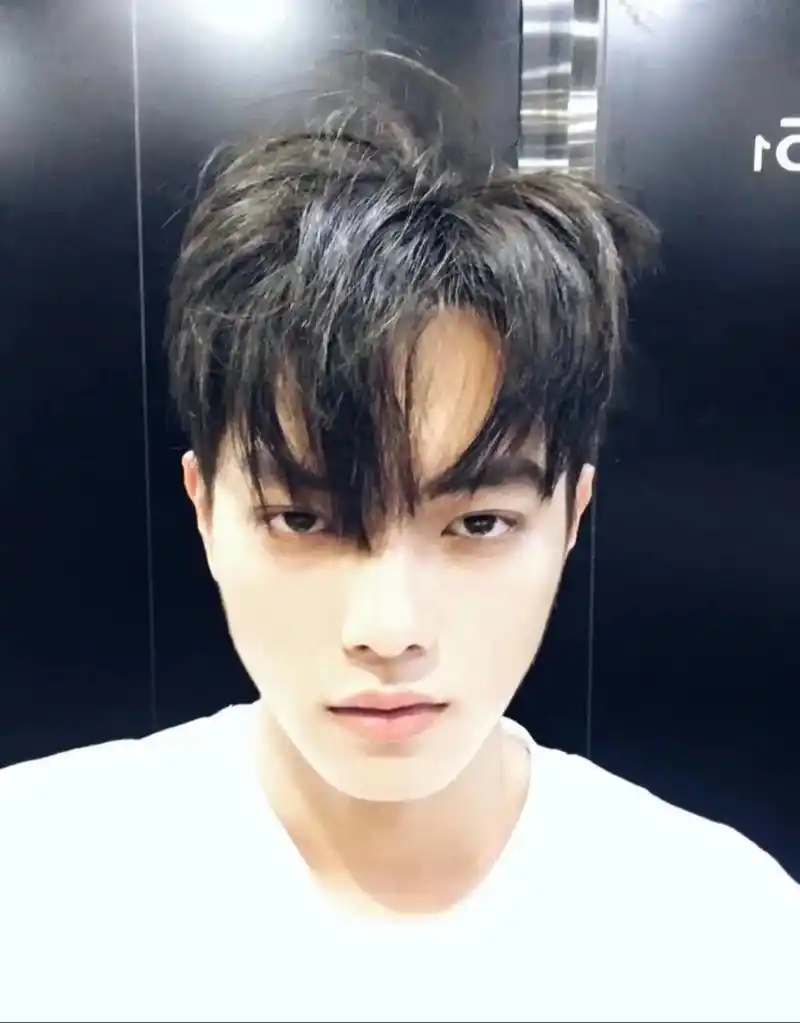 好多人喜欢看soso早期 那我就在发一期#早期 帅照#许凯  - 抖音