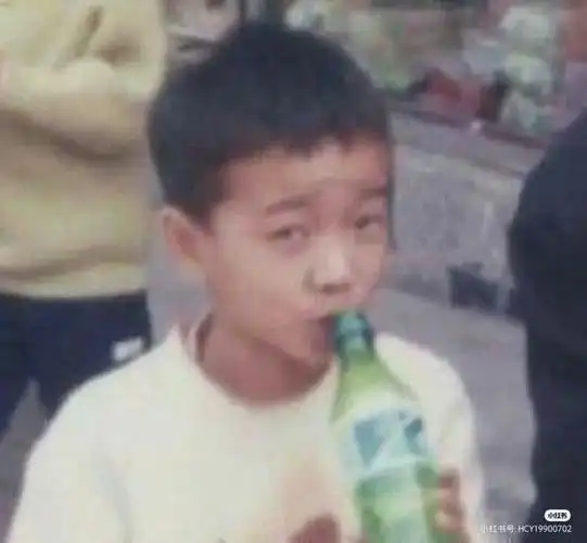小时候的华晨宇