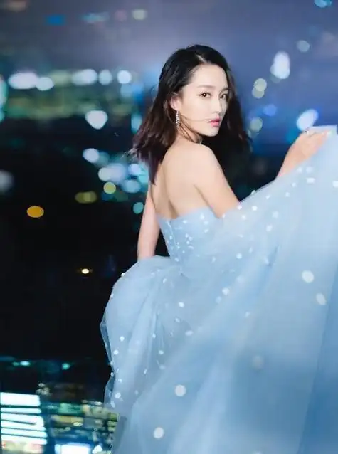 李沁国家秘密培养她9年,转身却踏进娱乐圈,背后原因令人感慨