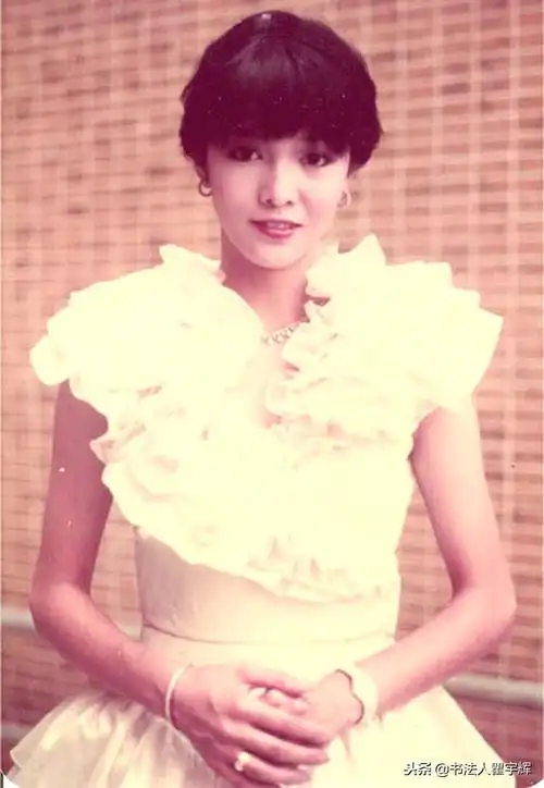 金牌司仪,双料影后,娱乐圈中的大姐大,郑裕玲12张老照片欣赏