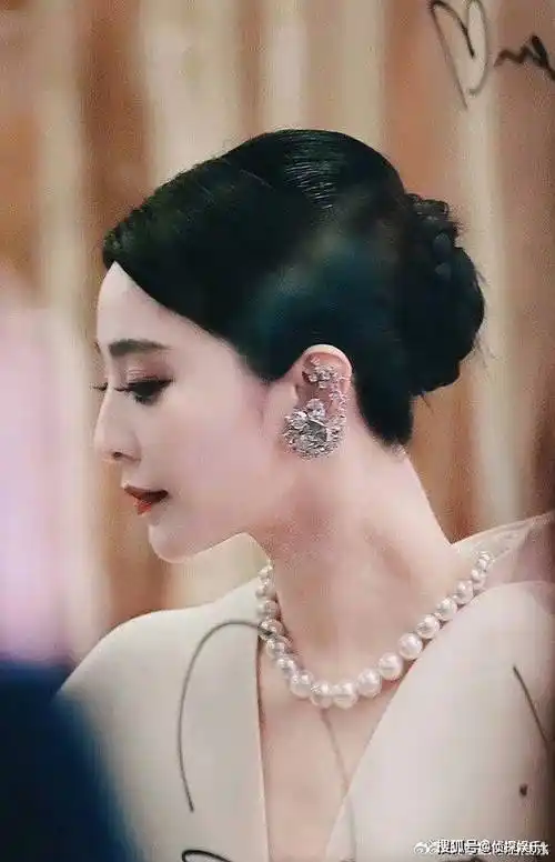 原创范冰冰罕晒与李英爱合照猛夸对方美貌两位美神合体超养眼