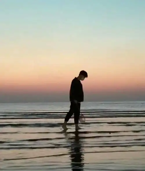 那个说要陪我到可可西里去看海的男生