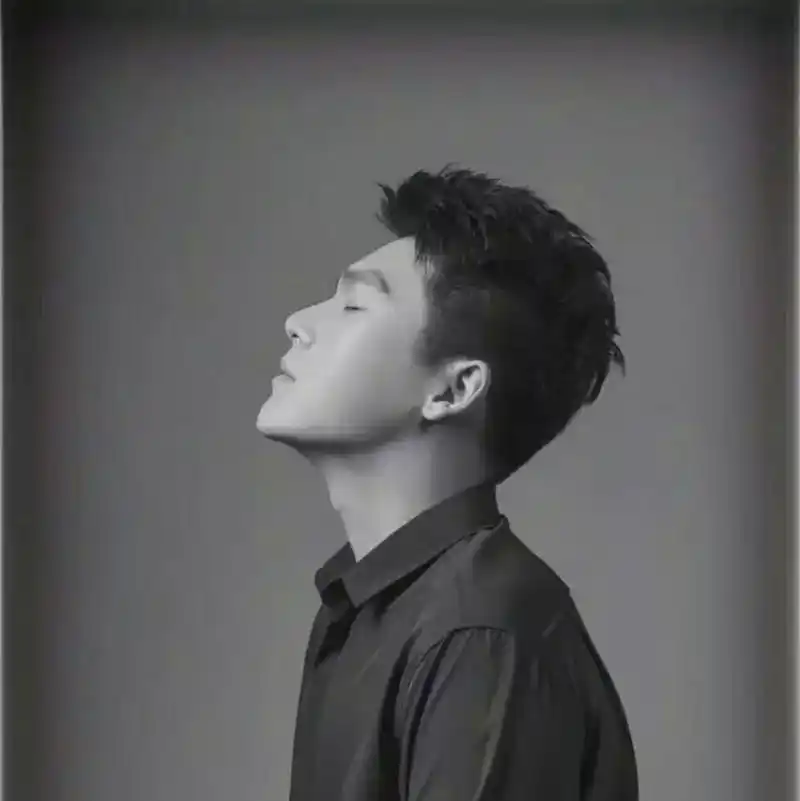 男生侧脸这样留肯定会变帅