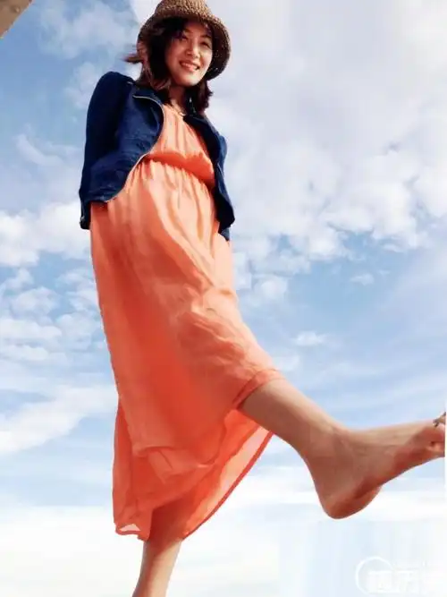 曹曦文海边素颜写真 展婉约女神气质(4/7)