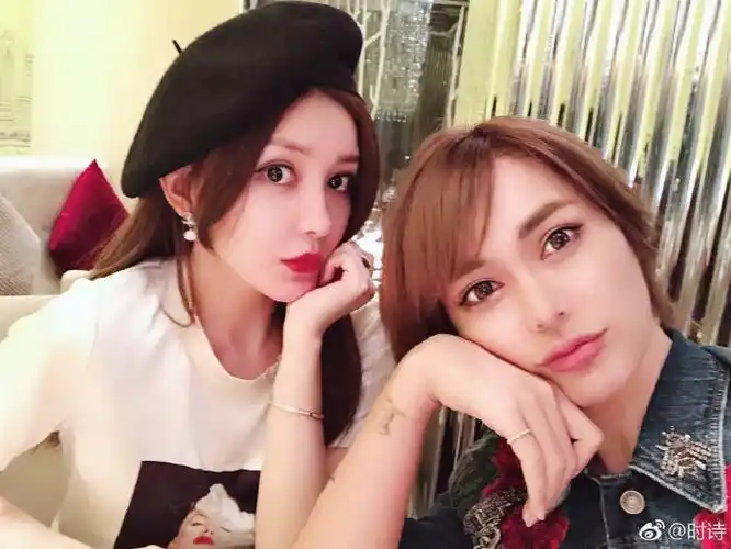 时诗男朋友汤少是谁 时诗个人资料