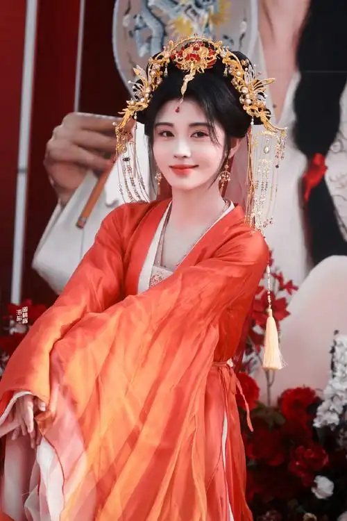 鞠婧祎 |#千香#   鞠婧祎 《千香》杀青路透96 一身红衣的姜黎飞