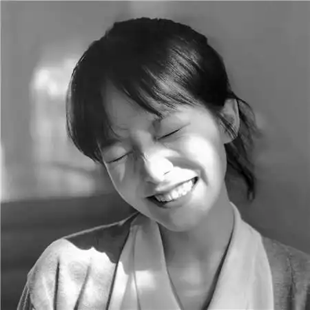 黑白美女个性头像高清图片