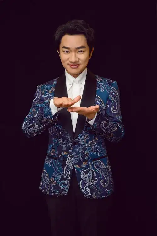 p>王祖蓝,1980年1月9日出生于香港,中国香港男演员,歌手,主持人,香港