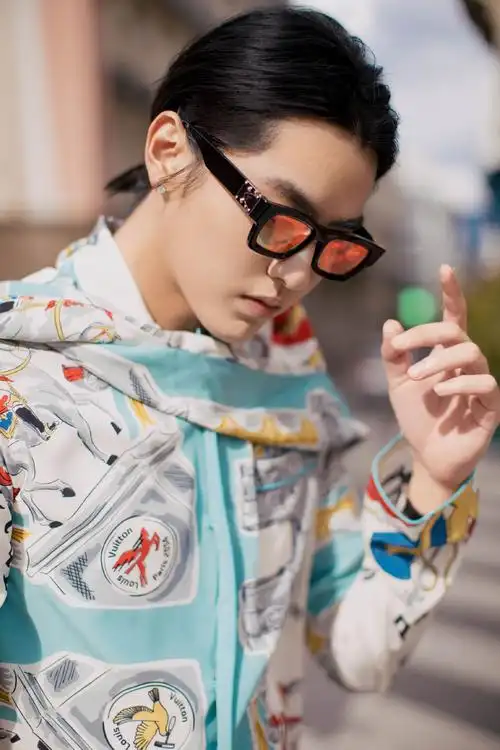 吴亦凡巴黎帅气街拍图片68