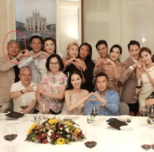 现场与那英老公比心,张智霖好社恐_夫妻_张玉珊_孟桐