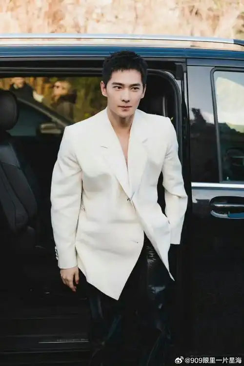 78#杨洋韩立#78#杨洋井启第#78    最靓的寸头洋@杨洋,我借着7