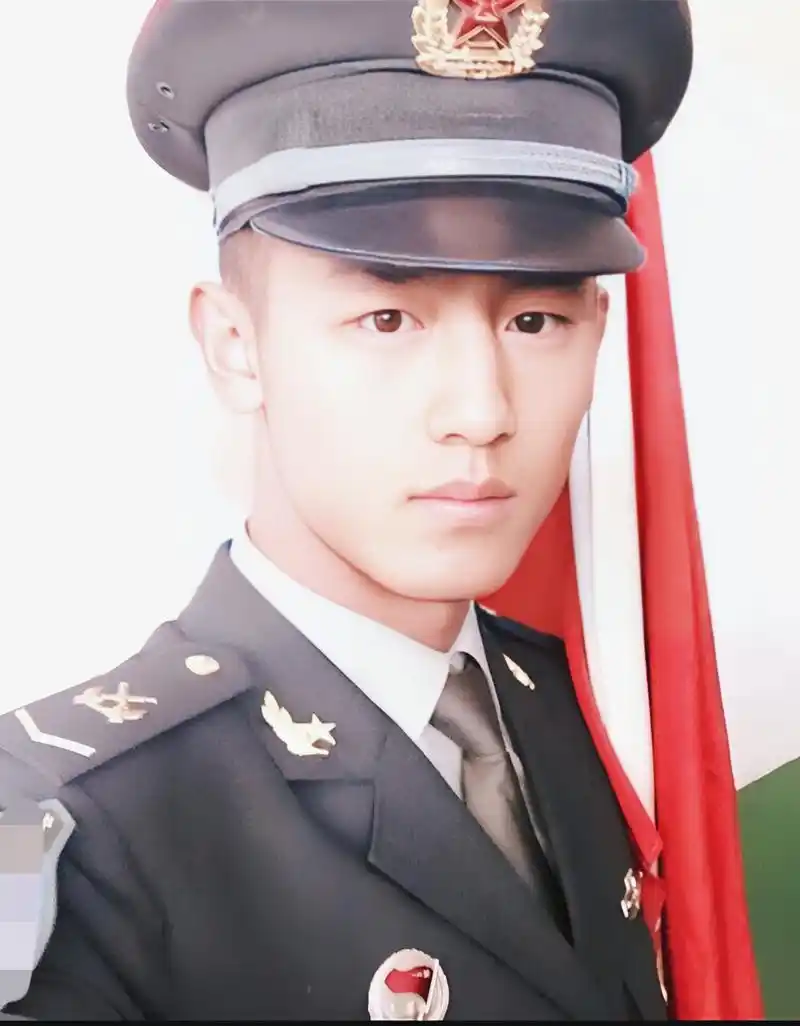 分享一位真正的兵哥哥,帅到无以复加!
