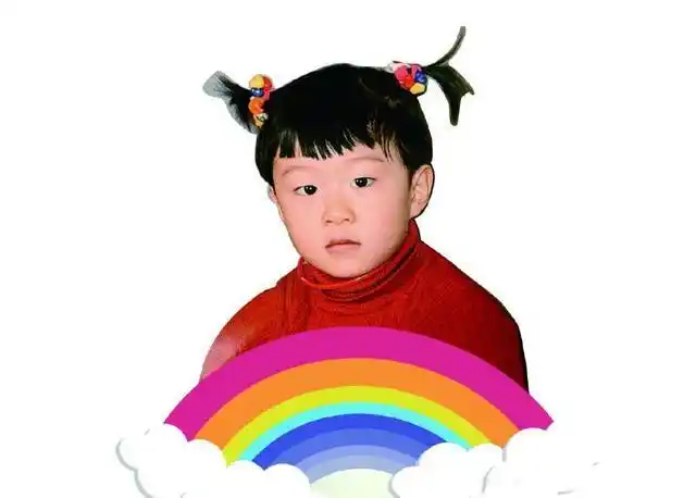 范丞丞自称小时候因太帅被围观,本以为开玩笑,看到旧照我信了