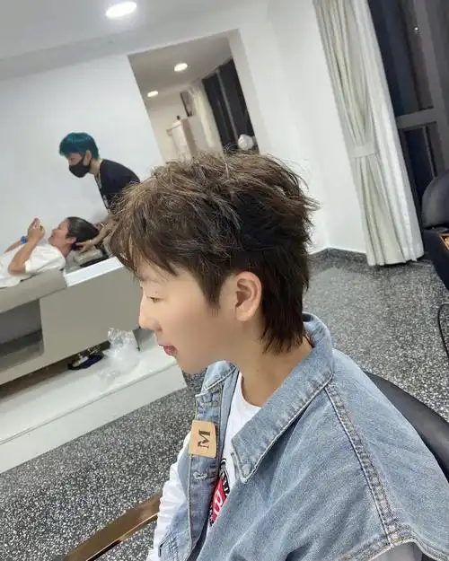 男生发型日系狼尾造型烫