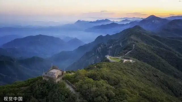 北京九眼楼自然风景区满目青翠