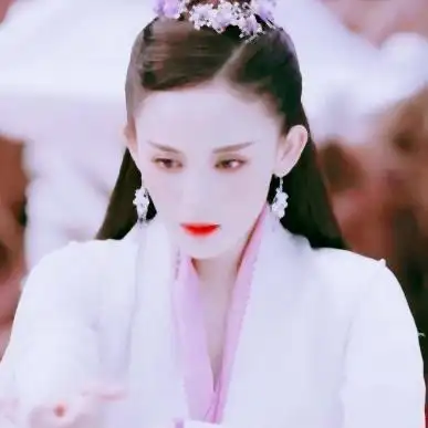 古力娜扎头像星期三