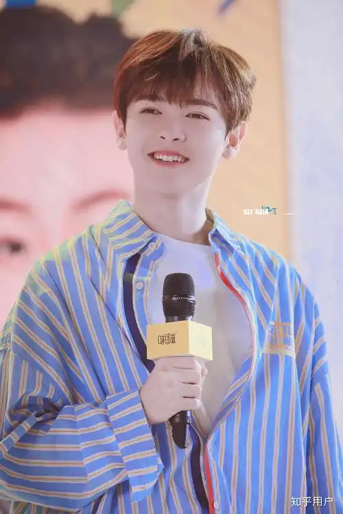 如何评价尤长靖的长相?