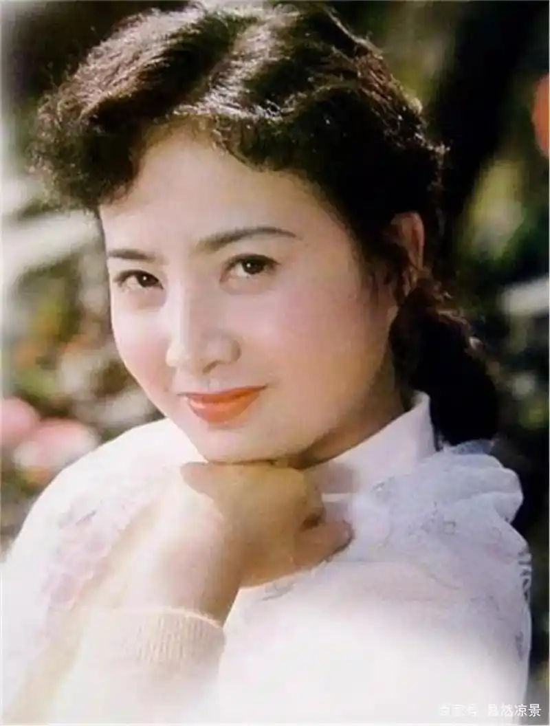 老照片 演员高英的过去与现在. - 抖音