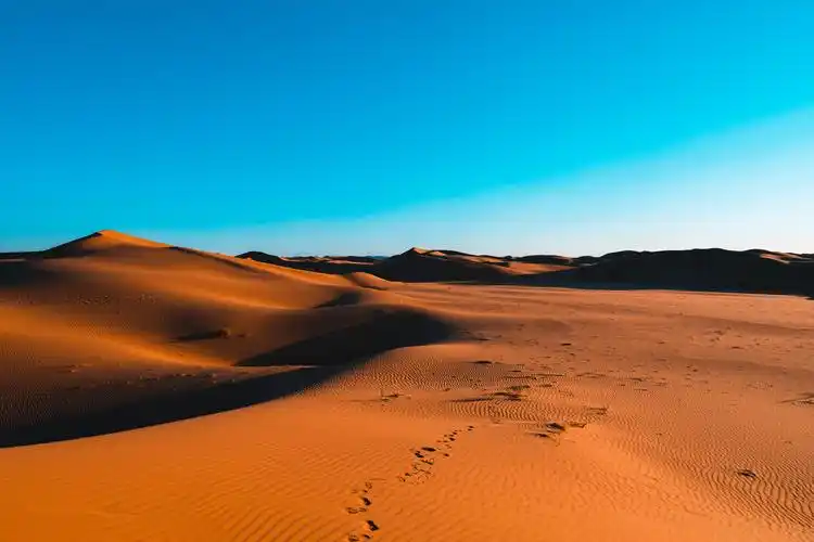 腾格里沙漠日落