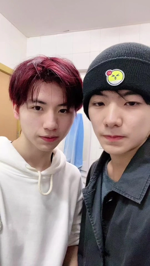 黄誉博南京站长什么样 - 抖音